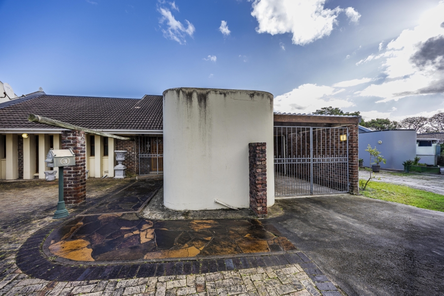 3 Bedroom Property for Sale in Bonza Bay Eastern Cape
